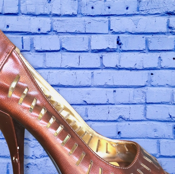 If Carrini Bronze Heels - Picture 11 of 13